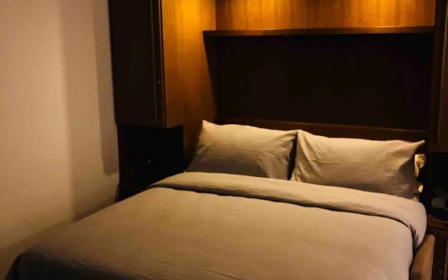 Westone Suite710-hosted by Sweetstay