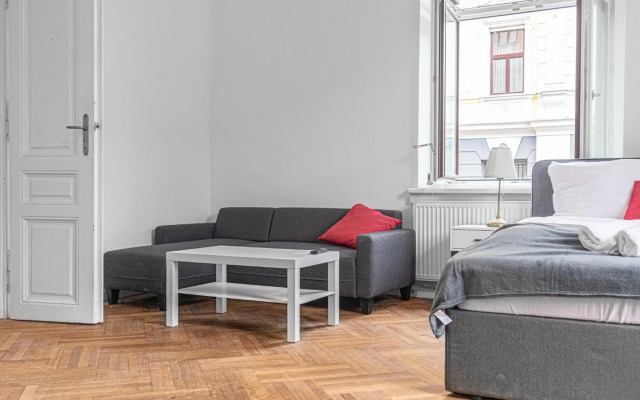 Joyful Apartments at Superb Location near AKH Hospital