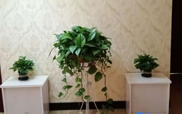 Xinzheng 1314 Theme Hotel (Henan Engineering College)