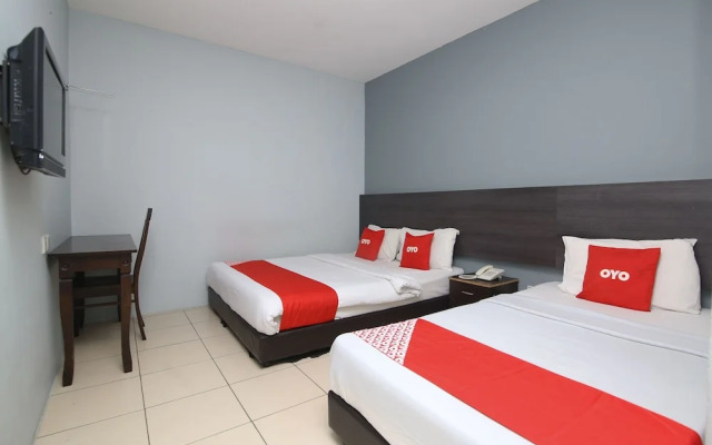 OYO 90136 Jumbo Inn