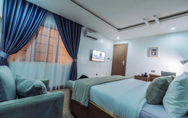 Tranquil Mews Hotel