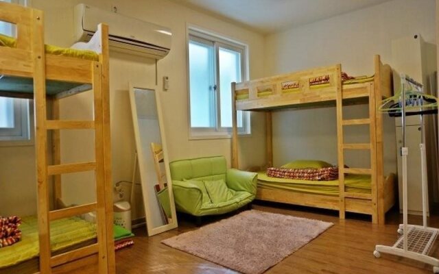 Mr Egg Hostel Nampo
