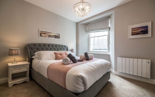 Lady Tenby - 2 Bedroom Luxury Apartment