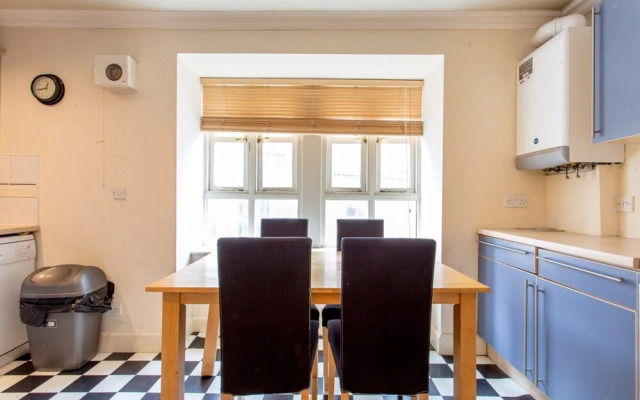 2 Bedroom Home By Leiths Shore