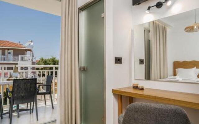 Amoudi Studios Apartments Hotel