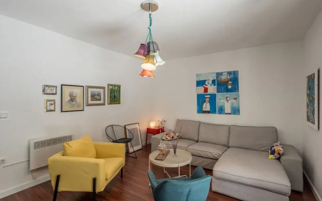 Hola Apartment