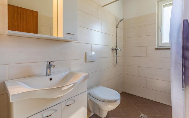 Nice Apartment in Pomer With 1 Bedrooms and Wifi