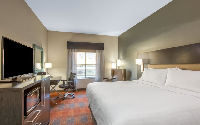 Holiday Inn Express & Suites Shawnee-Kansas City West, an IHG Hotel