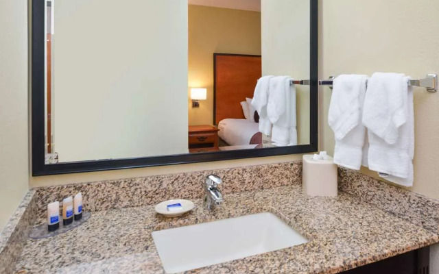 Best Western Plus Cascade Inn & Suites