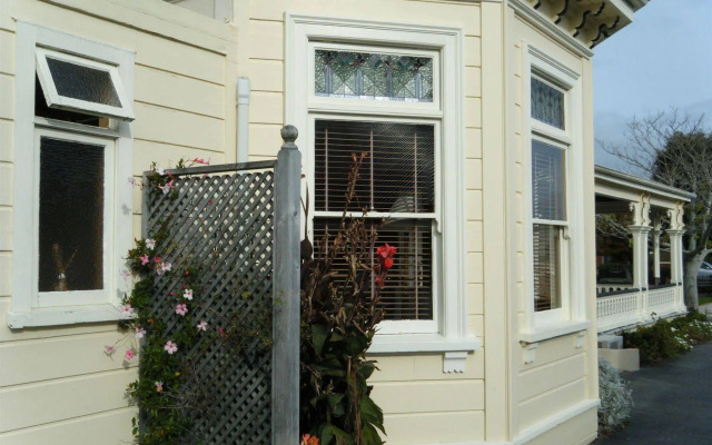 Collingwood Manor Bed & Breakfast