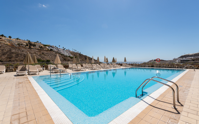 Holiday Club Sol Amadores Hotel