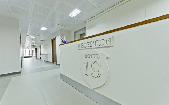 Hotel 19