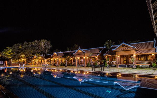 Home Stone Resort