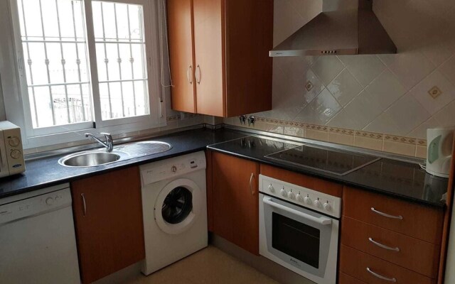 Stunning 2-bed House in Nerja w. Pool, A/c, Garage