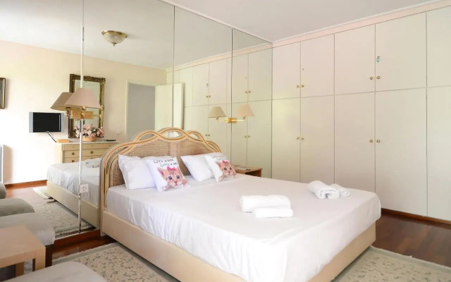 Luxury Apartment Demokratias