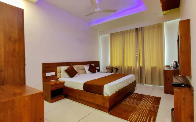 Hotel Divine Residency
