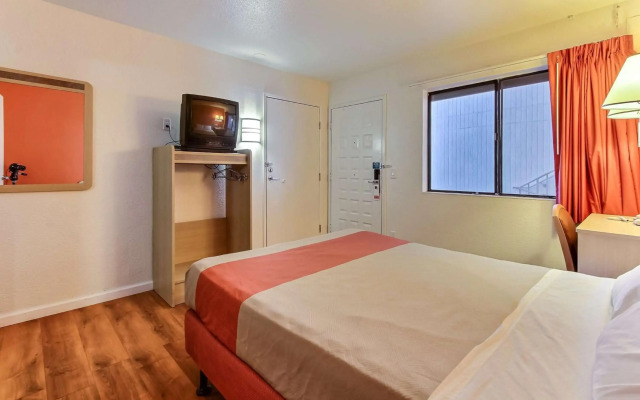 Motel 6 Fremont, CA - South