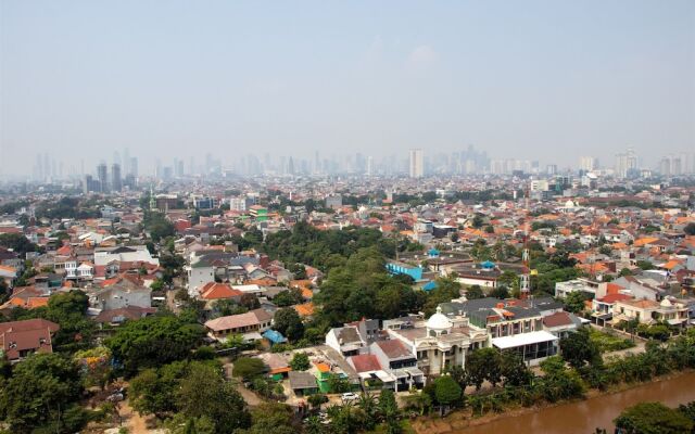 Nice And Comfort Studio Apartment At Belmont Residence Puri