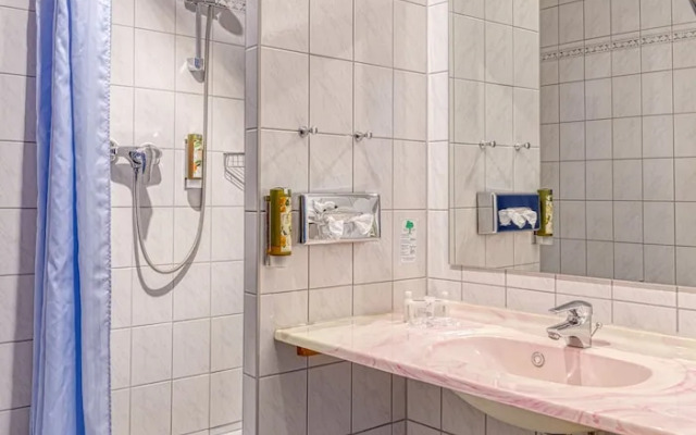 HOTEL alter Landsitz