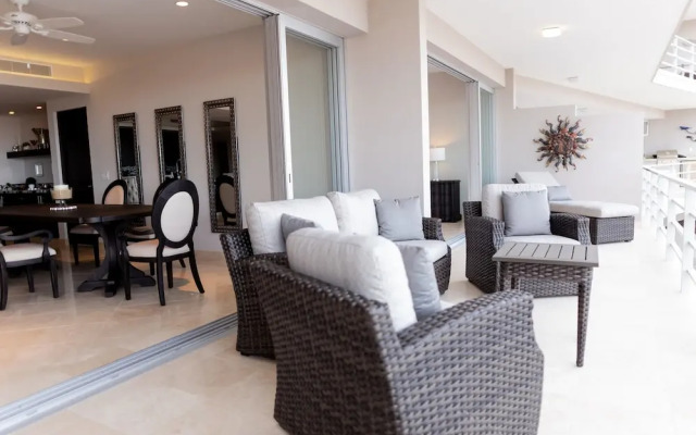 Cascadas de Pedregal 712 3 BR by Casago