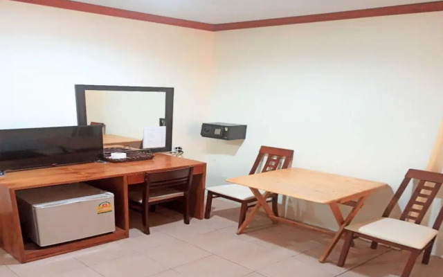 Golden Bee PhiPhi Hostel