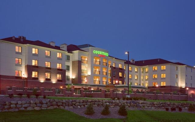 Courtyard by Marriott Madison East