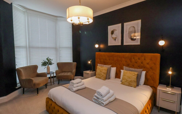The Salisbury Apartment 201