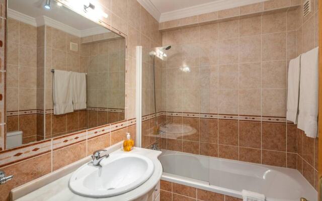 Lovely 2-bed Apartment in Sao Rafael