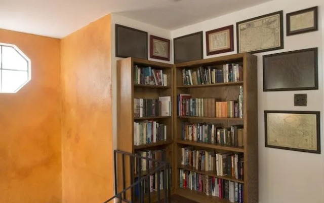 The Lakehouse Bed & Breakfast