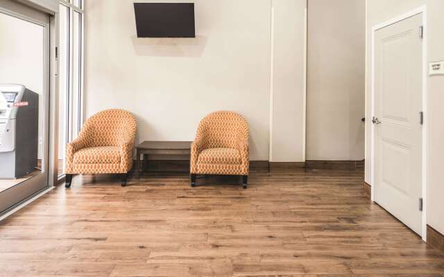 La Quinta Inn & Suites by Wyndham Brooklyn Central