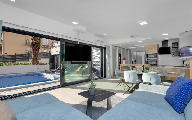 Lulani pool apartment