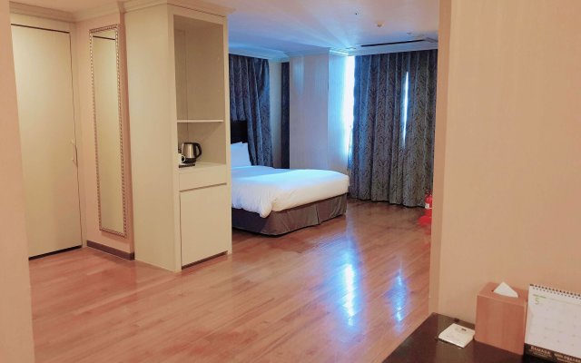 Ramada Hotels & Suites Seoul Namdaemun