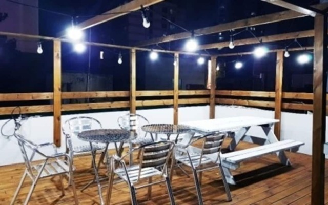 Van Guesthouse - Hostel