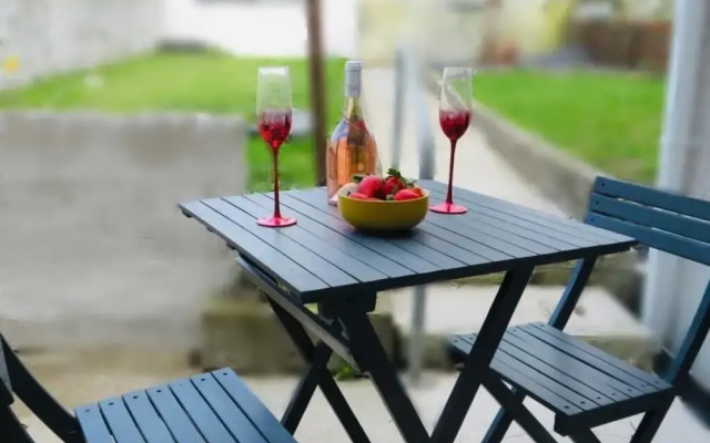 Stay in Comfort , Completely Renovated