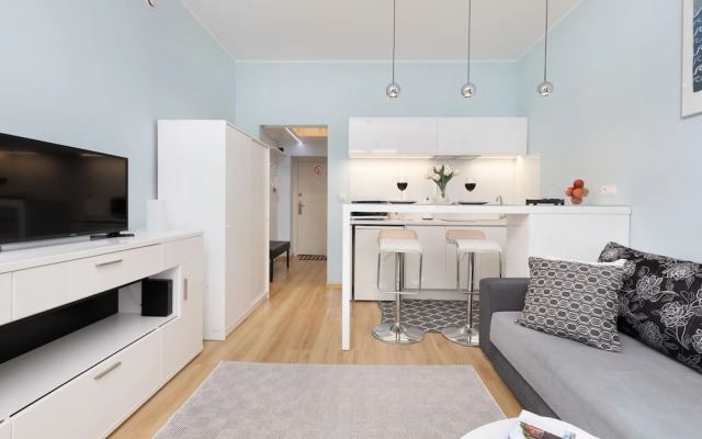Świętojańska Studio Gdynia by Renters