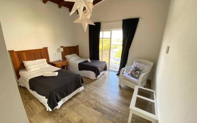 2 Rooms, 4 Beds, Pool, 5min Beach White Sand