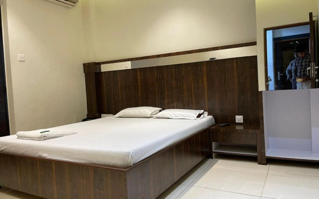 Hotel Parth