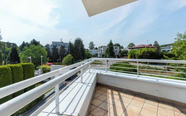 Apartment Or?owo Park by Renters