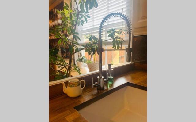 Stunning 18th Century 5 Bed House Old-Town Hastings