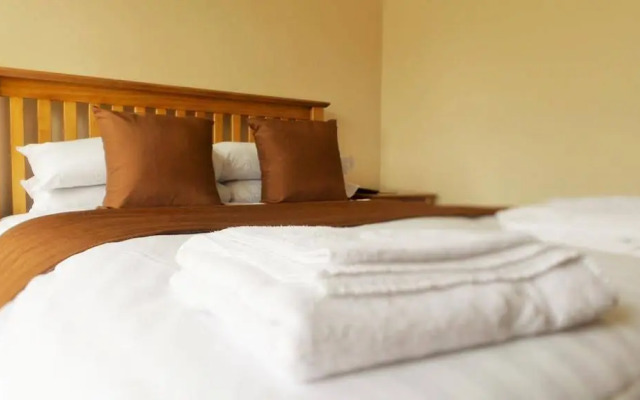 Roydon Marina Village Hotel