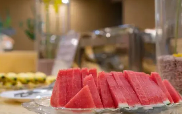 Highest Joint Hotels & Resort (Kunming Derun Center)