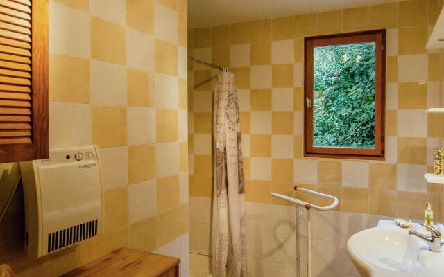 Comfy Holiday Home in Bourgnac With Swimming Pool