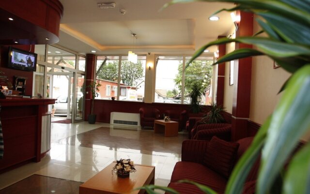 Garni Hotel Semlin B&B