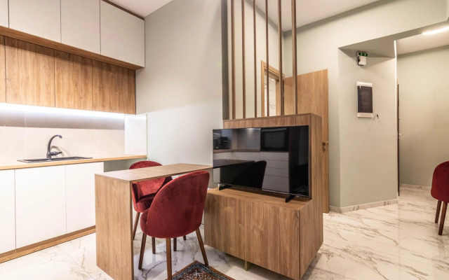 Cozy Apartment - 8' To Panormou Metro Station