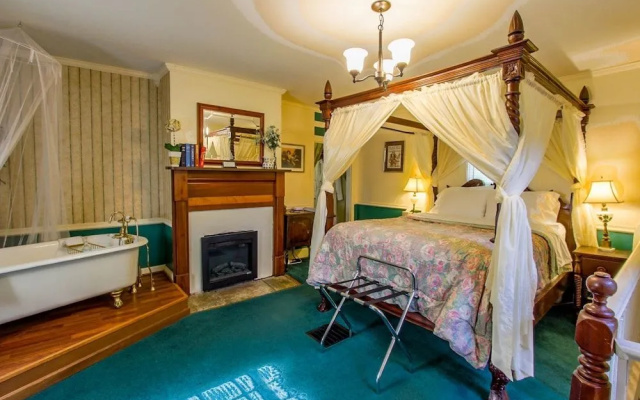 Buffalo Tavern Bed & Breakfast