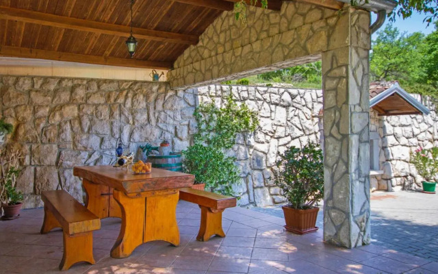 Roža in Sveti Bartol (Haus für 2-3 Personen)