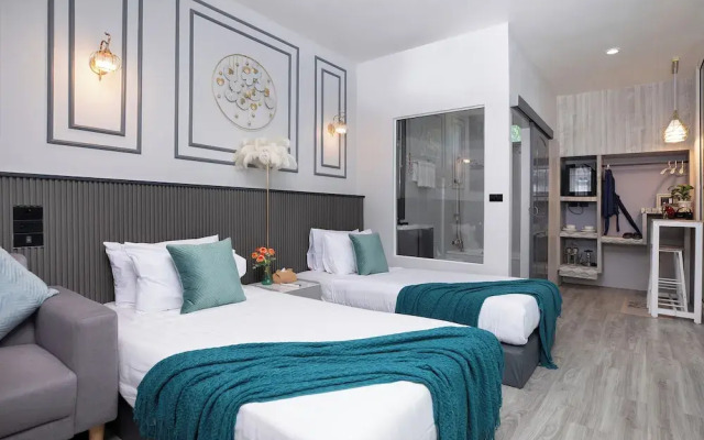 Best Time Pool Suites