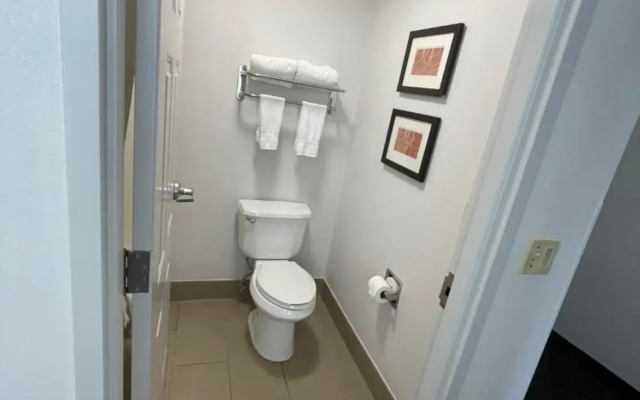 Comfort Suites