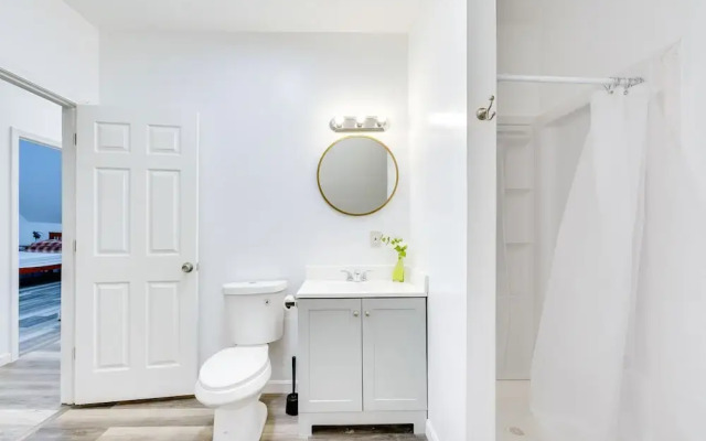 Ludlow Townhome: 3 Mi to Okemo Mountain!