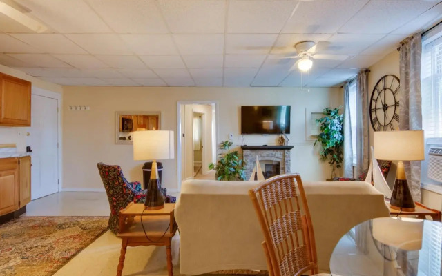 Downtown Mayville Condo: Walk to Chautauqua Lake!
